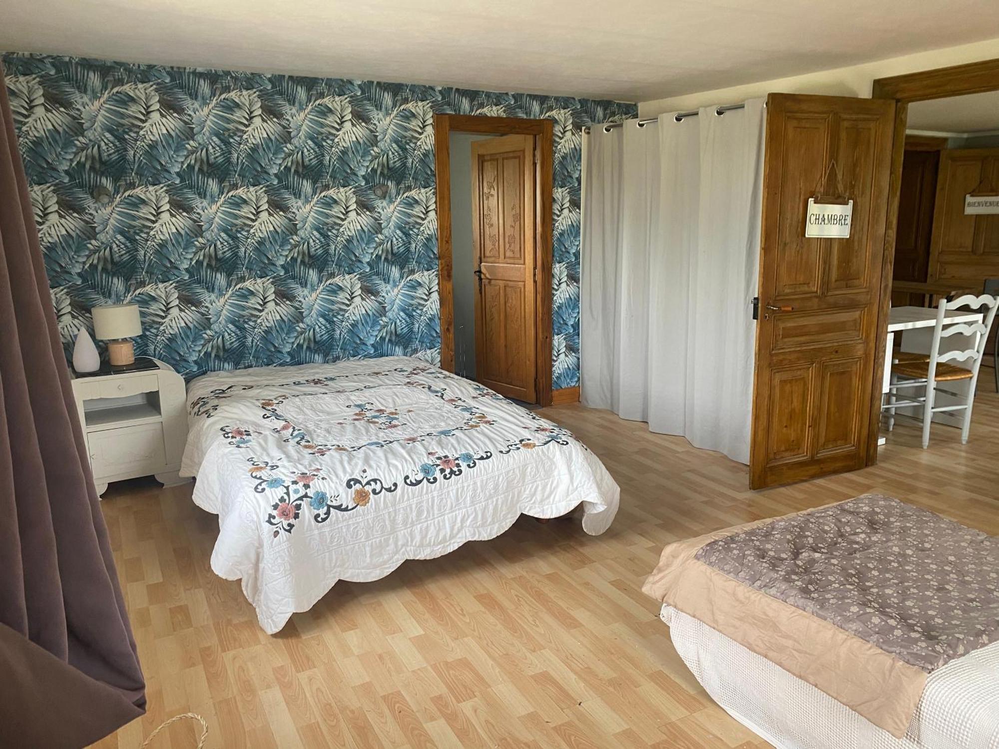 Le Clos Fleuri Revisite Hotell Champagney Exteriör bild